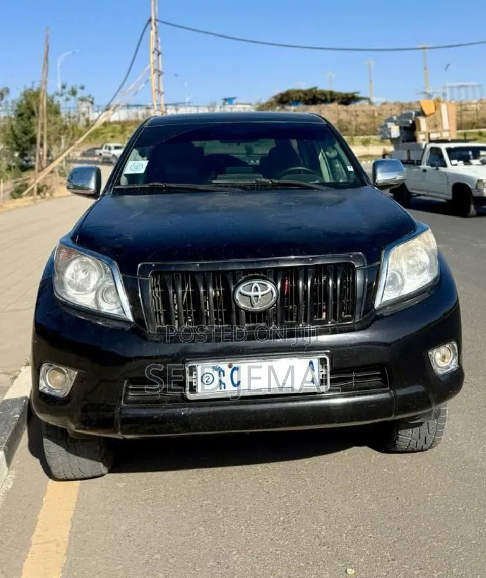 Toyota Land Cruiser Prado 2012 Matt Black