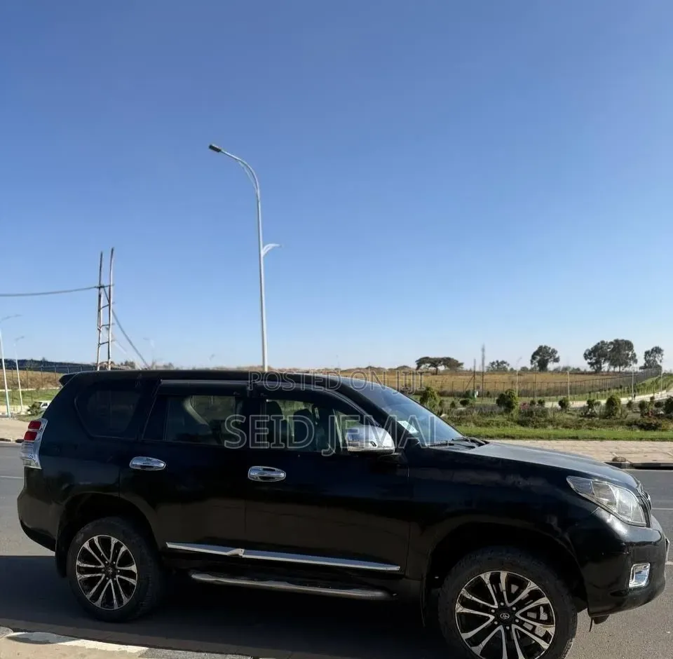 Toyota Land Cruiser Prado 2012 Matt Black