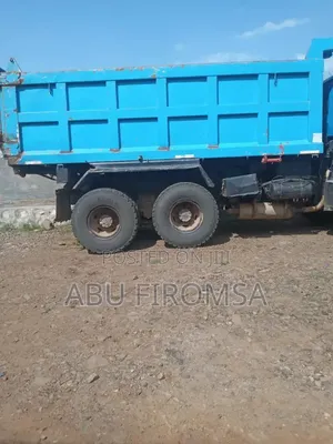 Ni̇ssan Ud Dump ገልባጭ