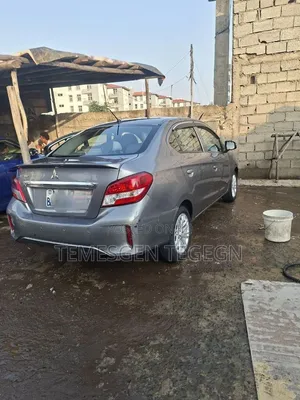 Mitsubishi Attrage 2021 Silver