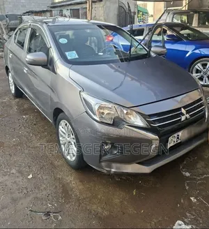 Mitsubishi Attrage 2021 Silver