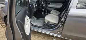 Mitsubishi Attrage 2021 Silver