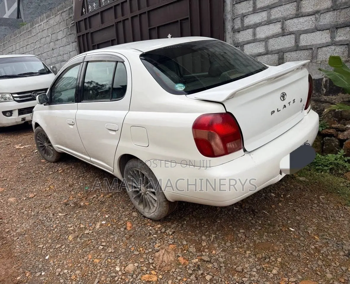 Toyota Platz 2001 White