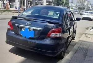 Toyota Yaris 2010 Black