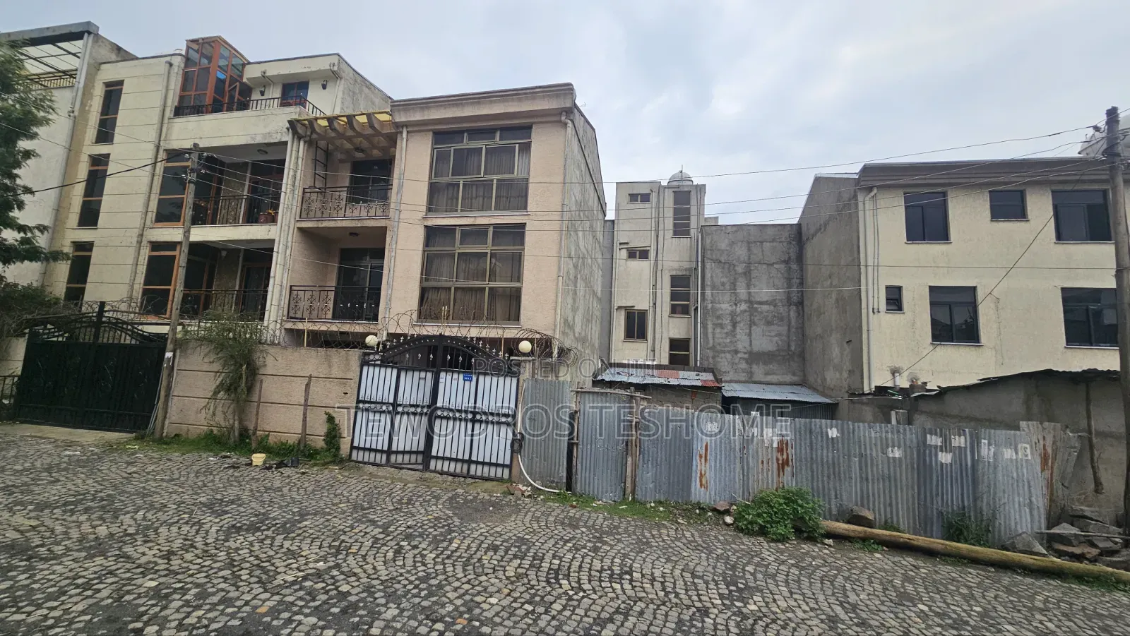 Furnished 2bdrm House in ሀያት ክቡርደመና አካባቢ, Yeka for sale