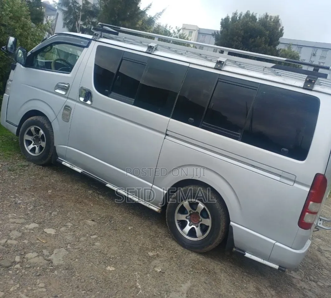 Toyota HiAce 2007 Silver