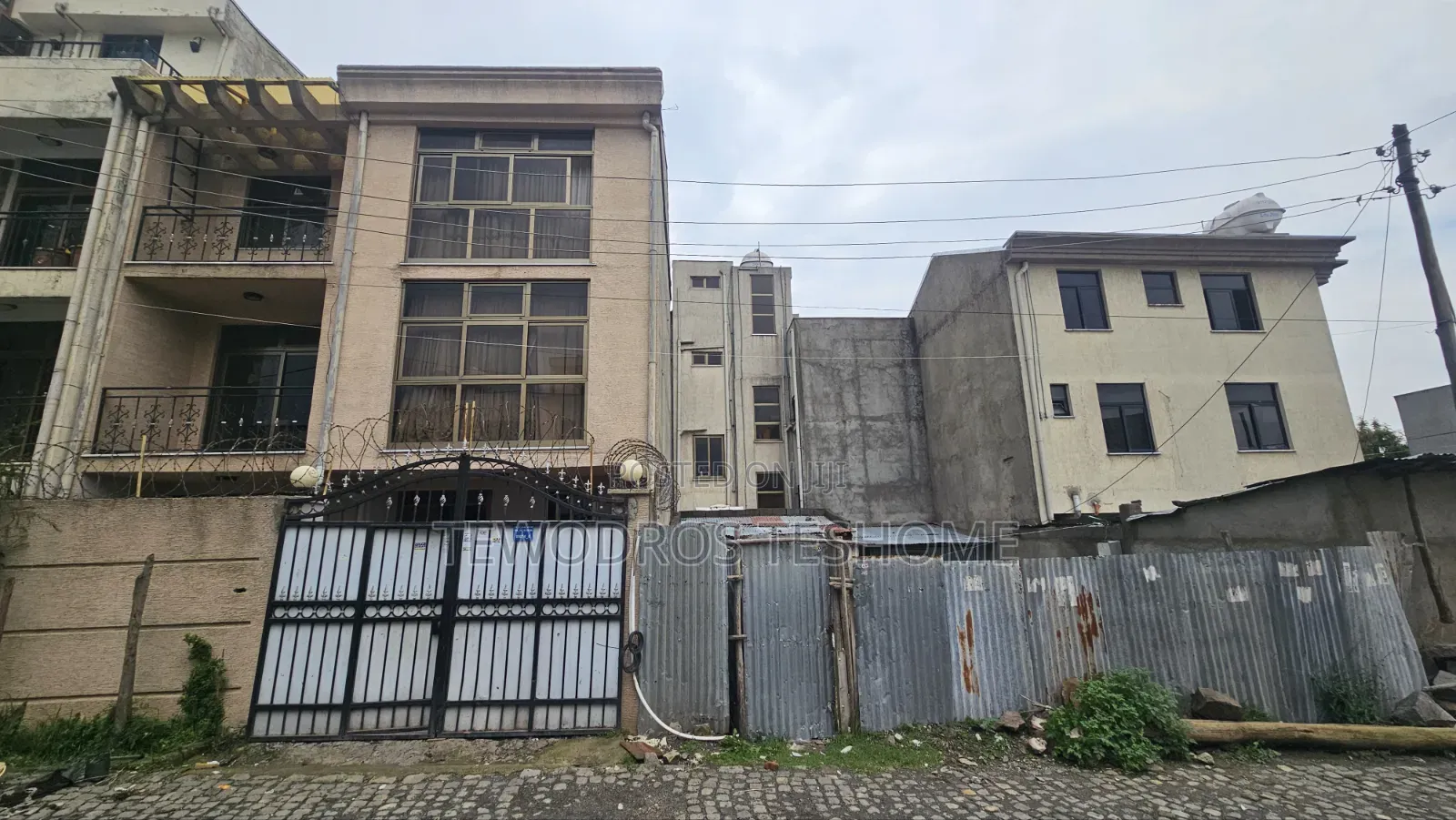 Furnished 2bdrm House in ሀያት ክቡርደመና አካባቢ, Yeka for sale