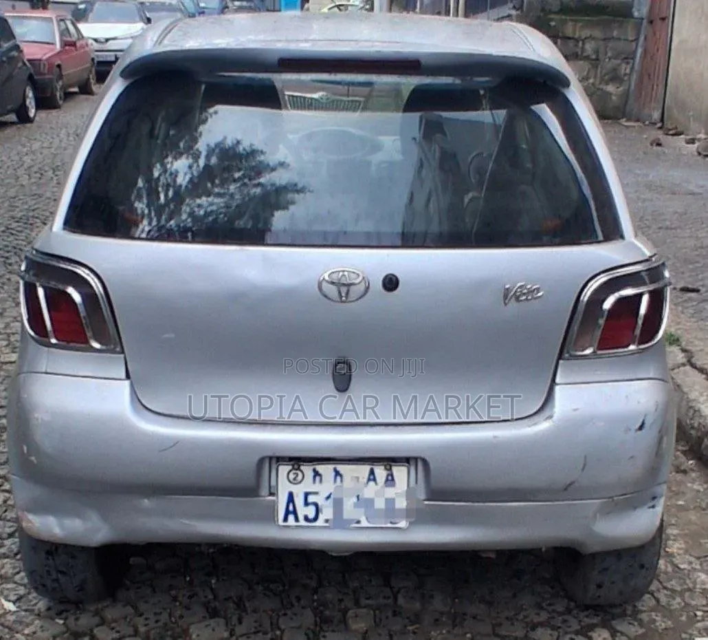 Toyota Vitz 2000