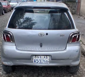 Toyota Vitz 2000