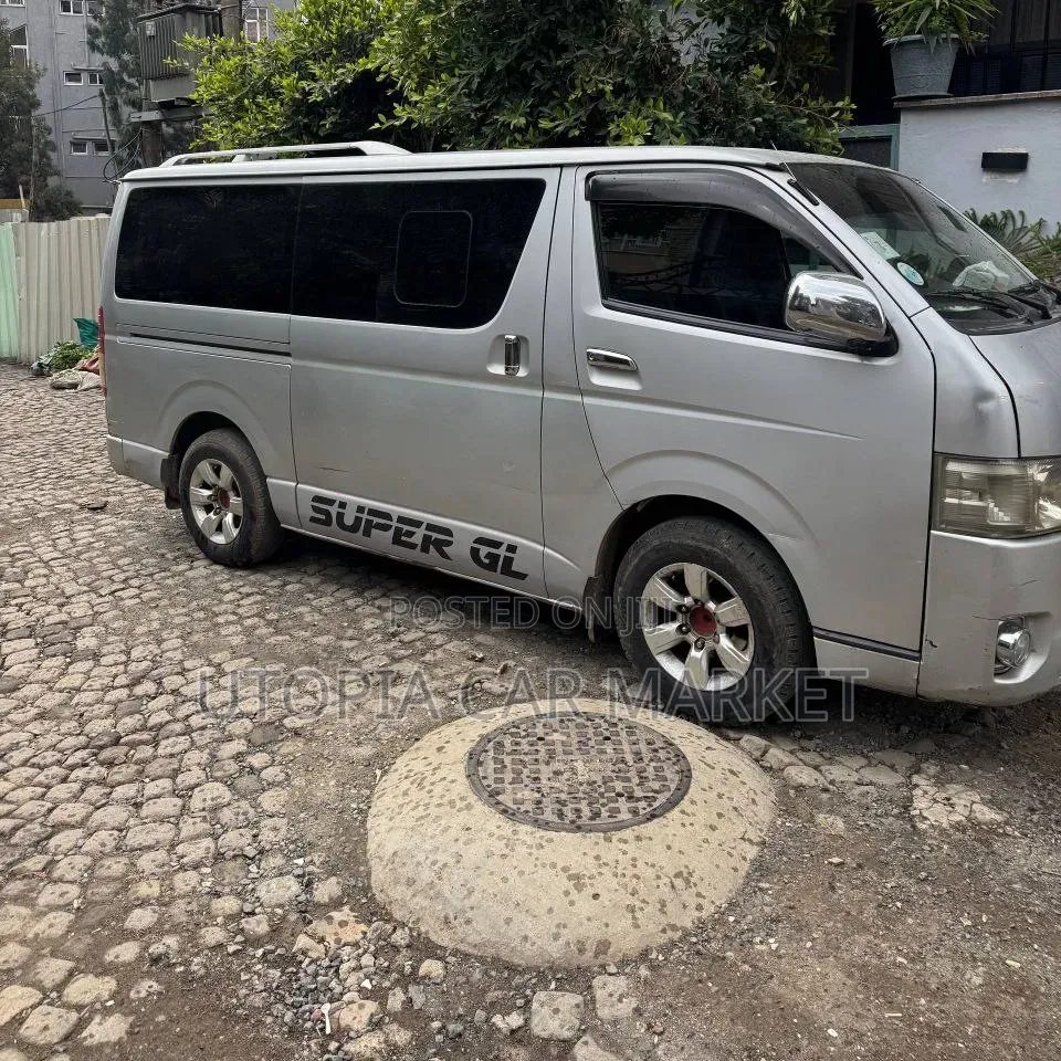 Toyota HiAce 2007 Silver