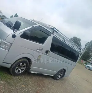 Toyota HiAce 2007 Silver
