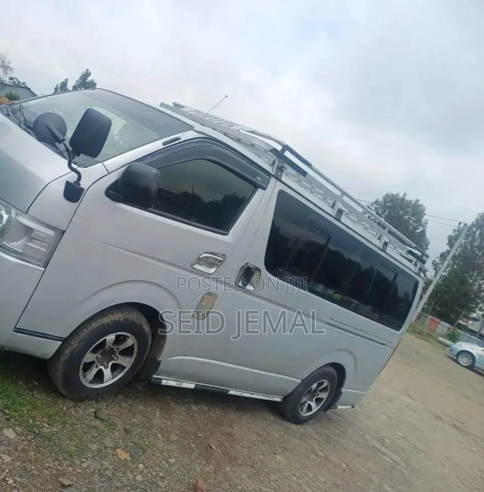 Toyota HiAce 2007 Silver