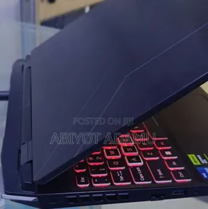 New Laptop Acer Nitro V 15 16GB Intel Core i7 SSD 512GB