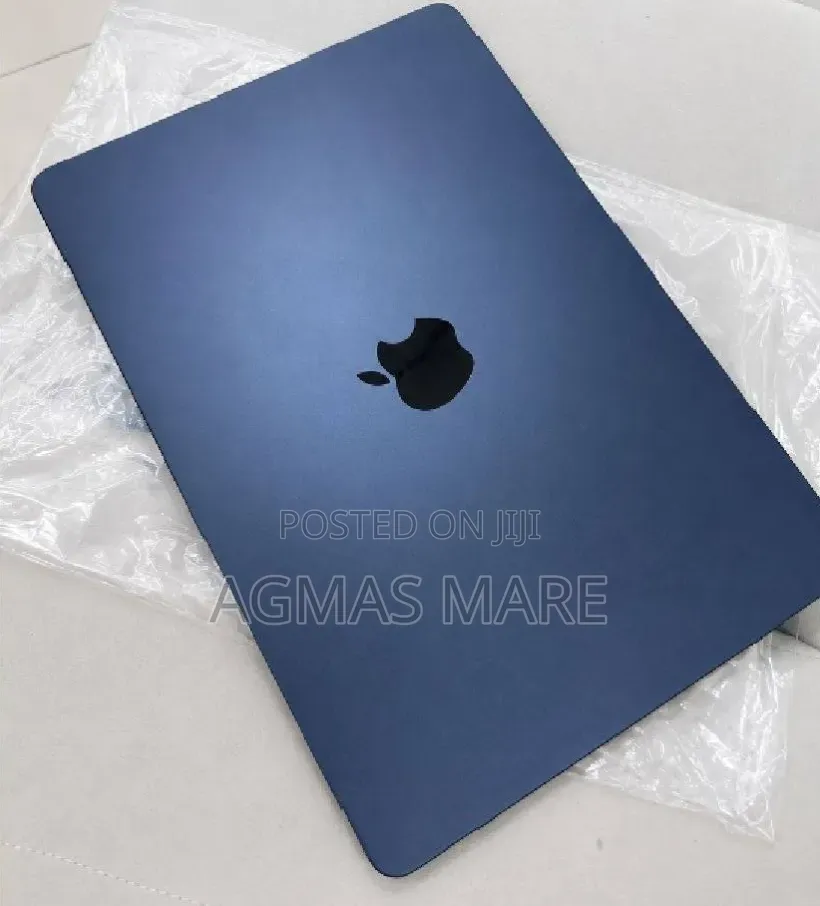 New Laptop Apple MacBook Air 2022 M2 8GB Apple M2 SSD 256GB