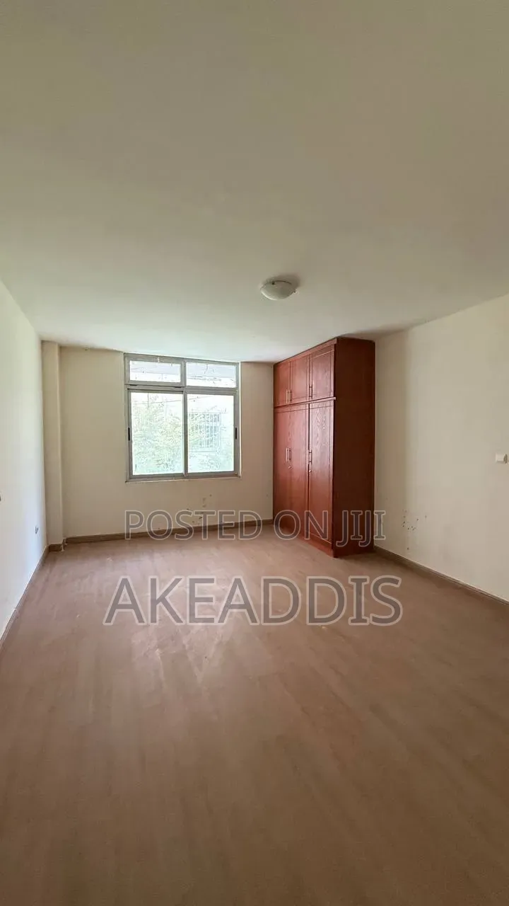 Furnished 4bdrm Apartment in Bole Ayat for sale