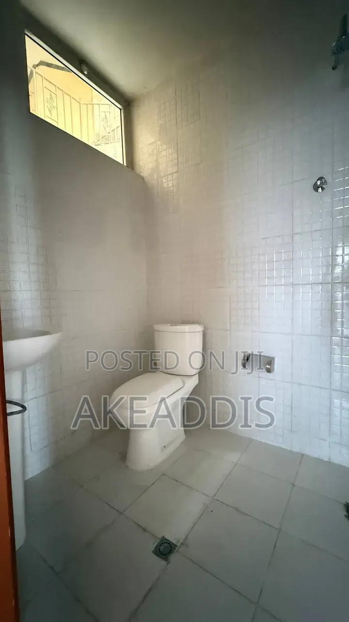 Furnished 4bdrm Apartment in Bole Ayat for sale