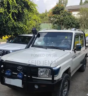Toyota Land Cruiser 2018 White