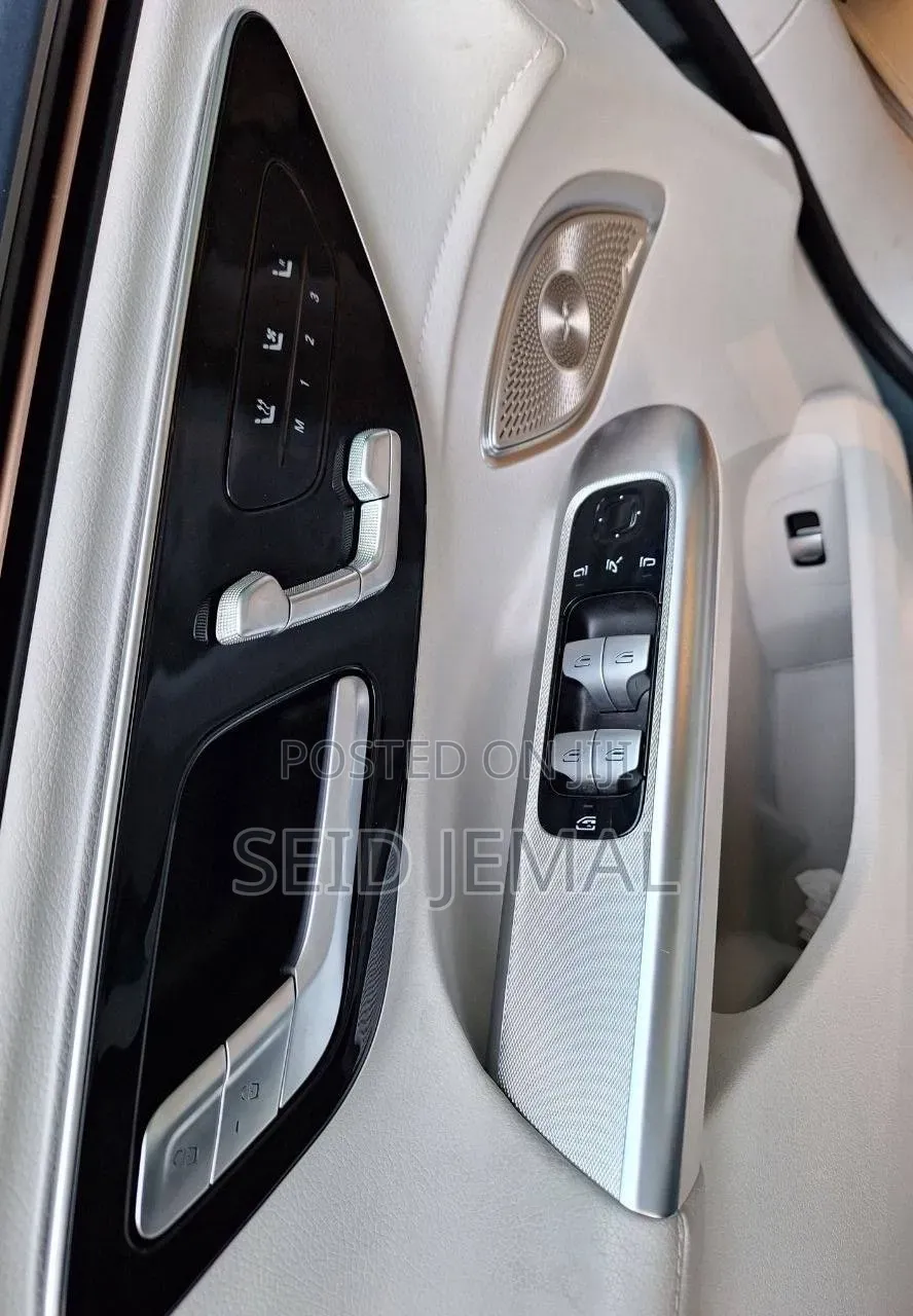 Mercedes-Benz EQE 2024 Gray