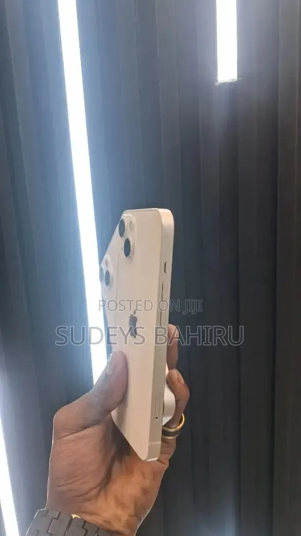 New Apple iPhone 13 128 GB White