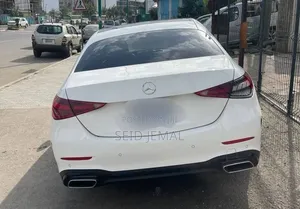 Mercedes-Benz C180 2022 Off white