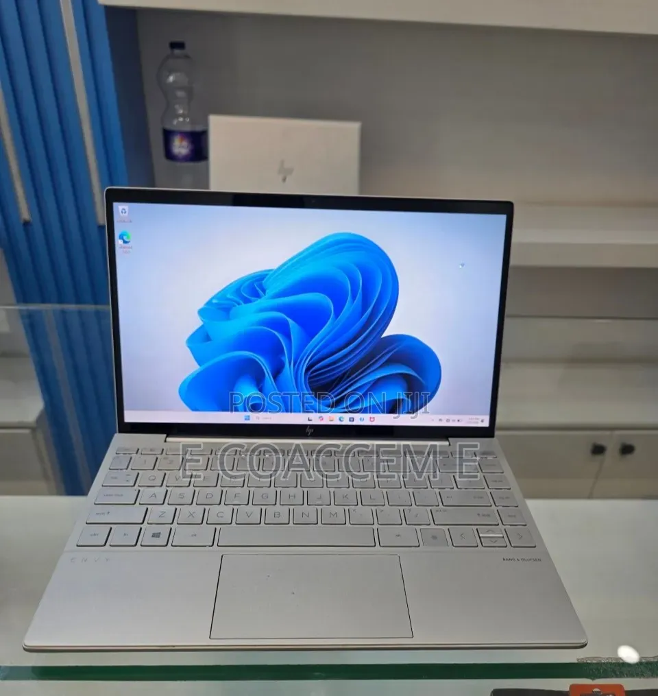 New Laptop HP 16GB Intel Core i5 SSD 512GB