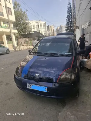 Toyota Vitz 2001 Blue