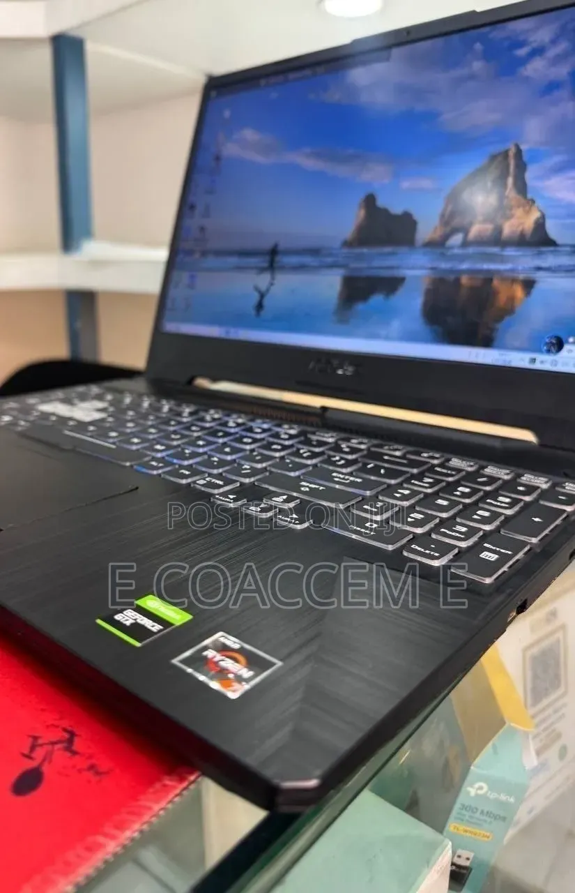 New Laptop Asus 16GB AMD Ryzen 7 SSD 512GB