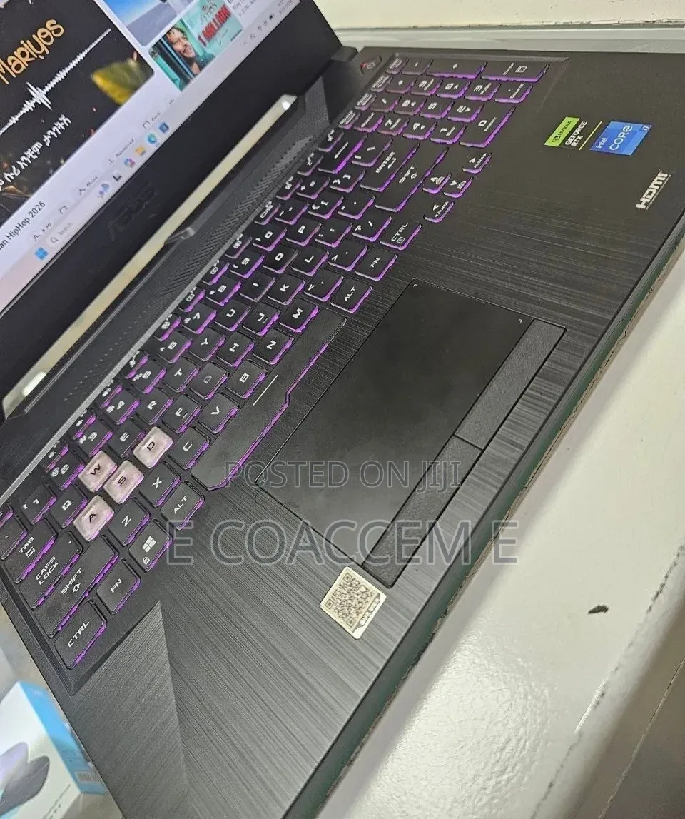New Laptop Asus 16GB AMD Ryzen 7 SSD 512GB
