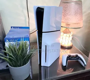 Palystation 5 Slim Disk Version የ ቀደመ ይውሰድ