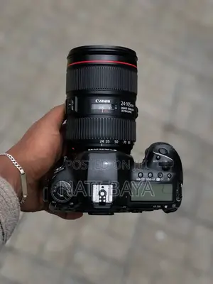Canon 5d Mark Iv With 24-105mm II Lens