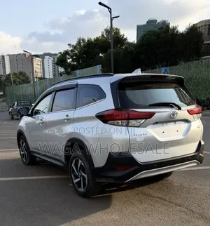 Toyota Rush 2023 Silver