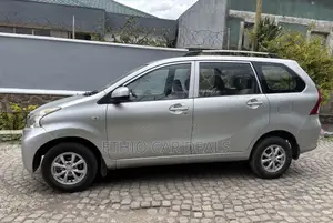 Toyota Avanza 2013 Gold