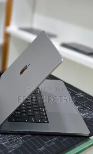 New Laptop Apple MacBook Pro 2021 M1 Max 32GB Apple M1 Max SSD 512GB