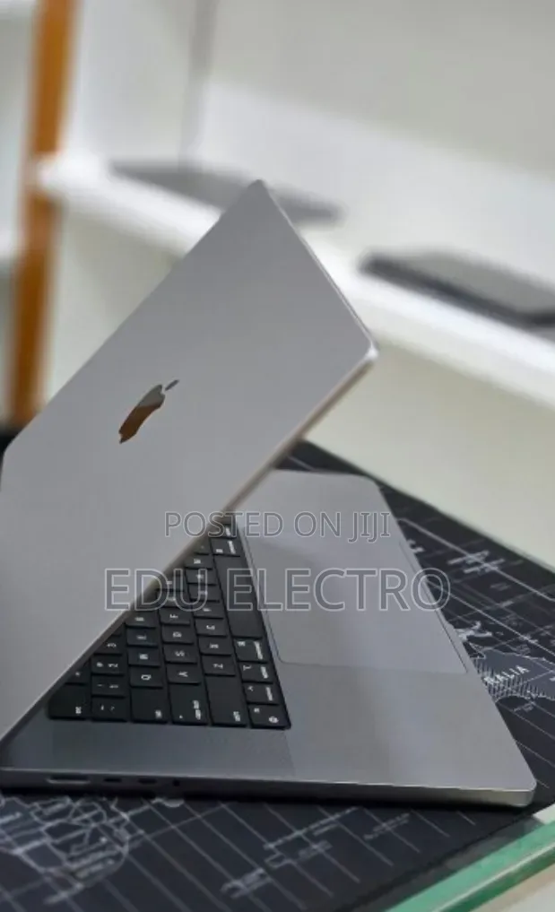 New Laptop Apple MacBook Pro 2021 M1 Max 32GB Apple M1 Max SSD 512GB