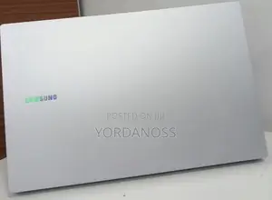 New Laptop Samsung Galaxy Book4 8GB Intel Core 5 SSD 512GB