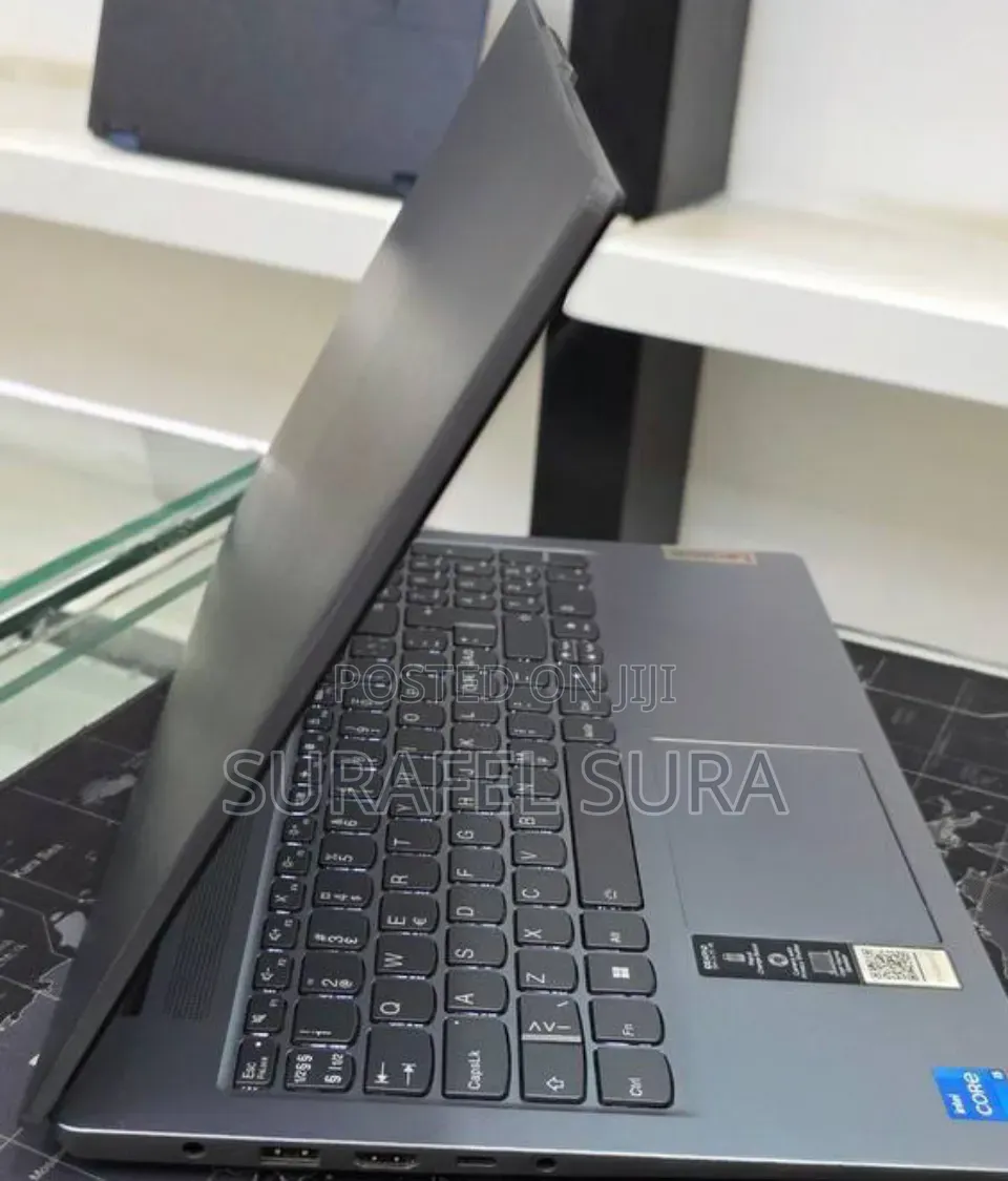 New Laptop Lenovo Ideapad 3 8GB Intel Core i5 SSD 512GB