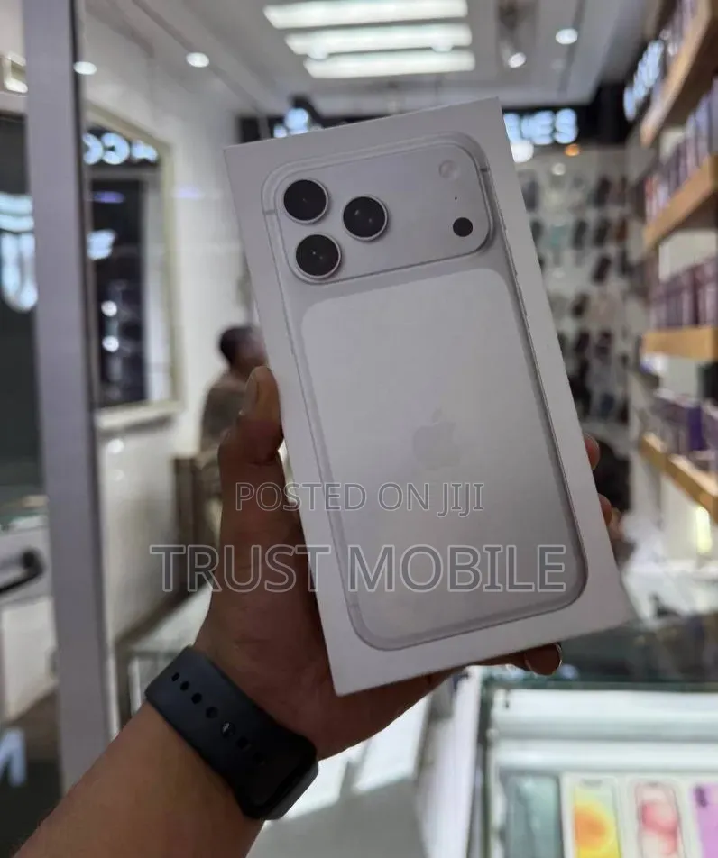 New Apple iPhone 17 Pro Max 256 GB White