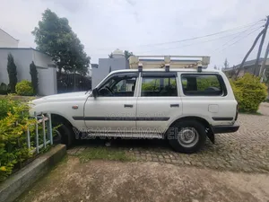 Toyota Land Cruiser 1996 White