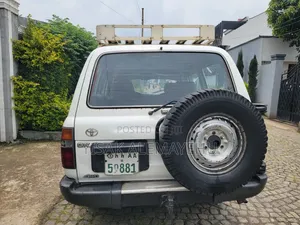 Toyota Land Cruiser 1996 White