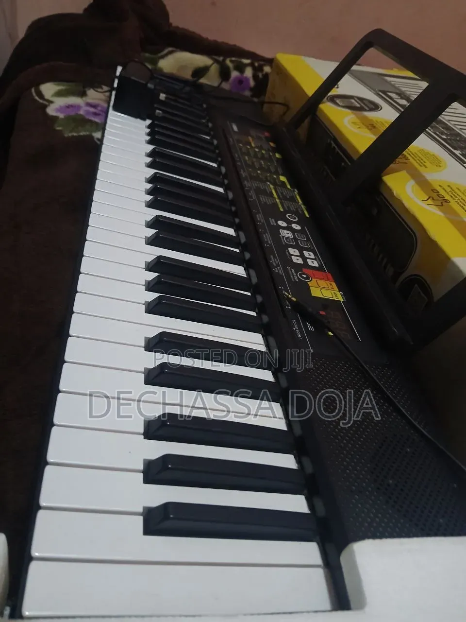 Yamaha PSR F52