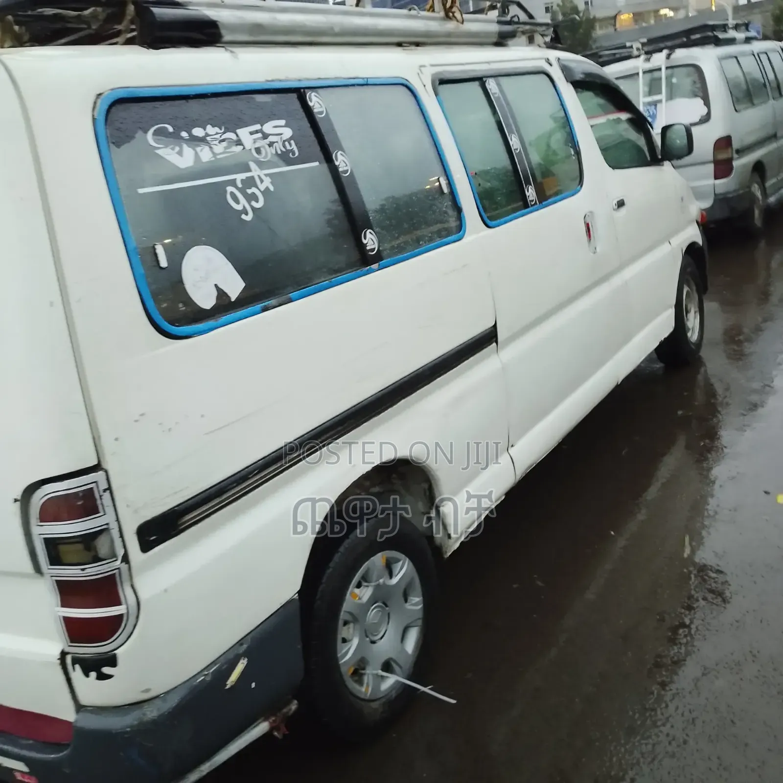 Toyota Grand HiAce 2002 White