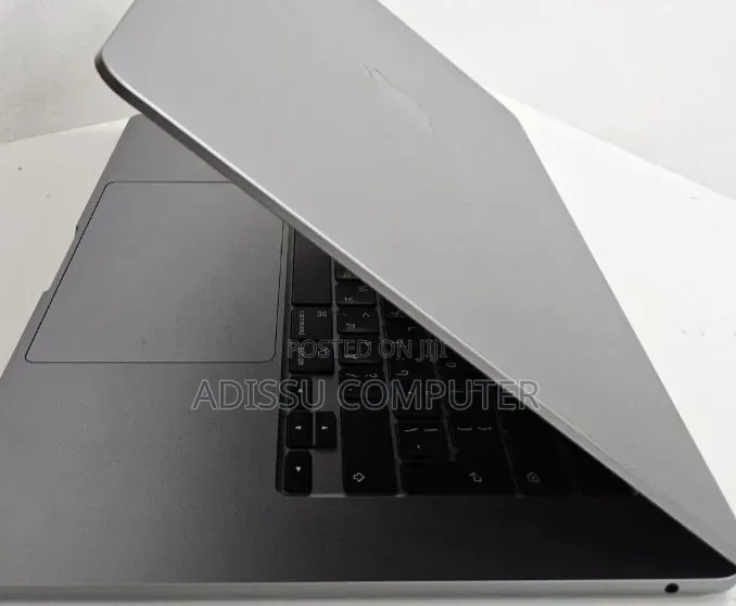 New Laptop Apple MacBook Air 2024 M3 8GB Intel Core M3 SSD 512GB
