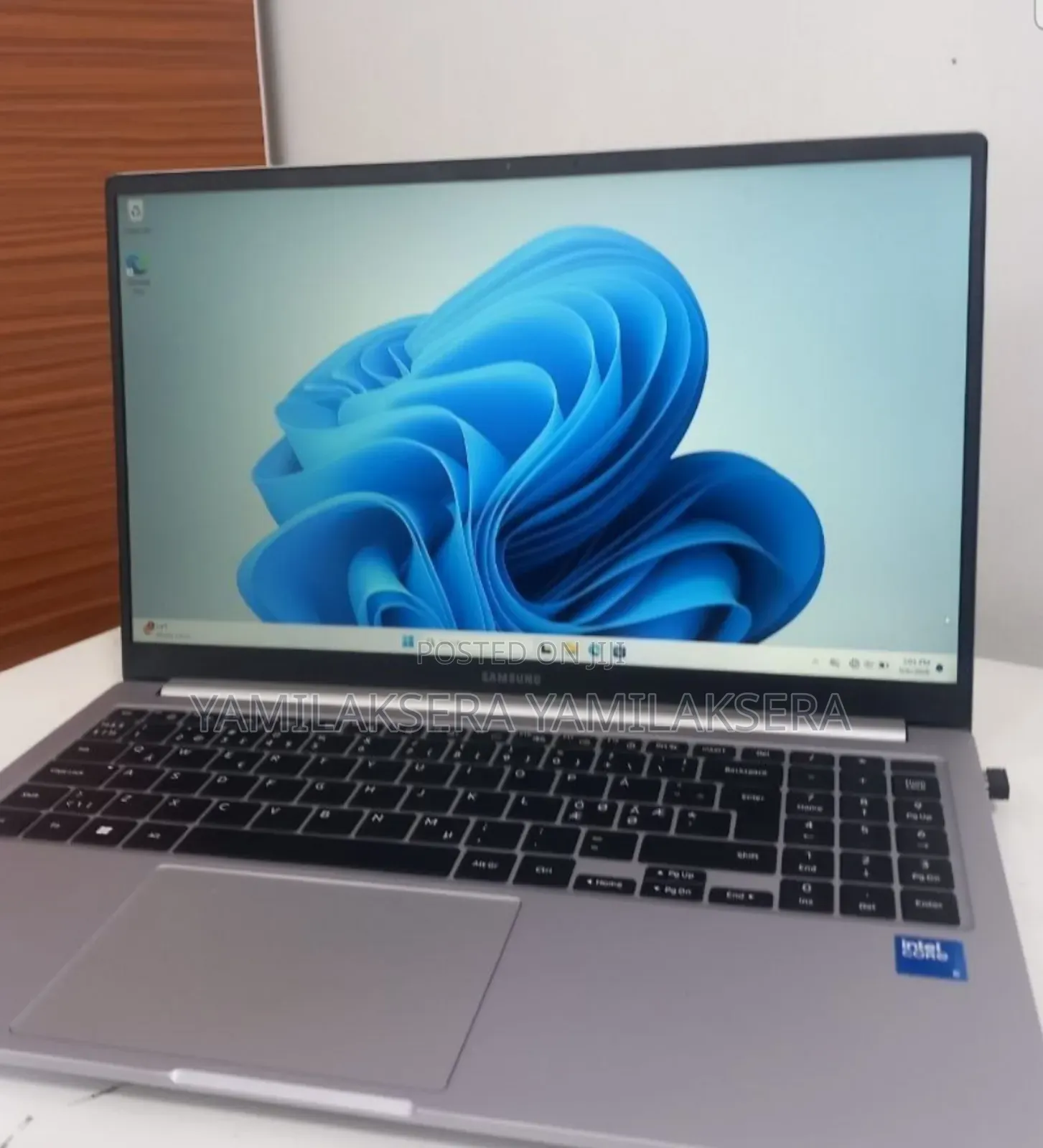 New Laptop Samsung Galaxy Book4 8GB Intel Core 5 SSD 512GB
