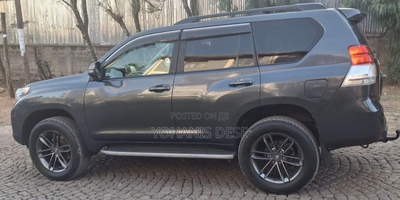 Toyota Land Cruiser Prado 2012 Brown