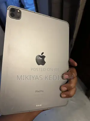 Laptop Apple 8GB Apple M2 SSD 128GB