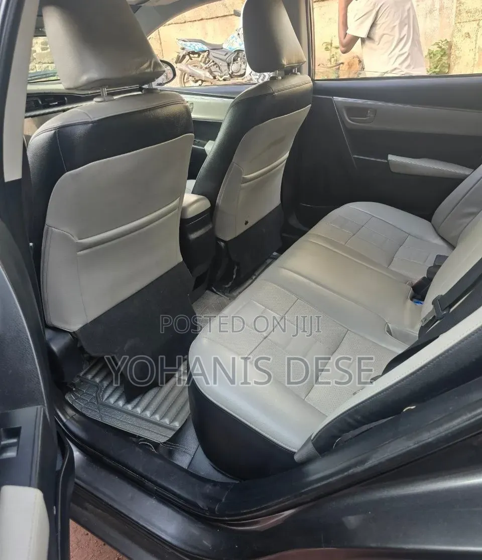 Toyota Corolla 2014 Brown