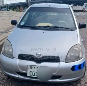 Toyota Vitz 2001