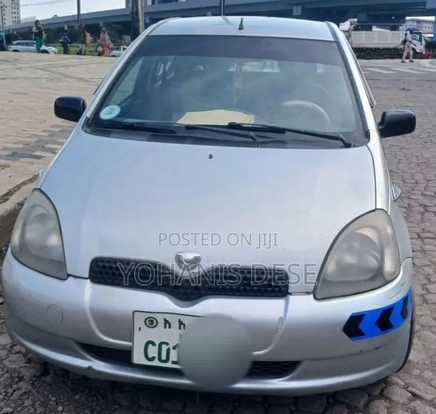 Toyota Vitz 2001