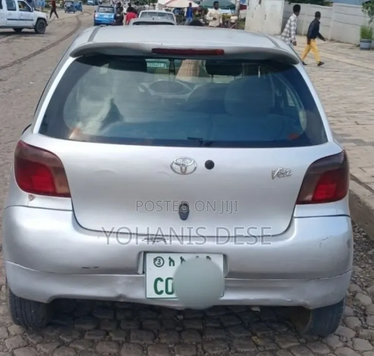Toyota Vitz 2001