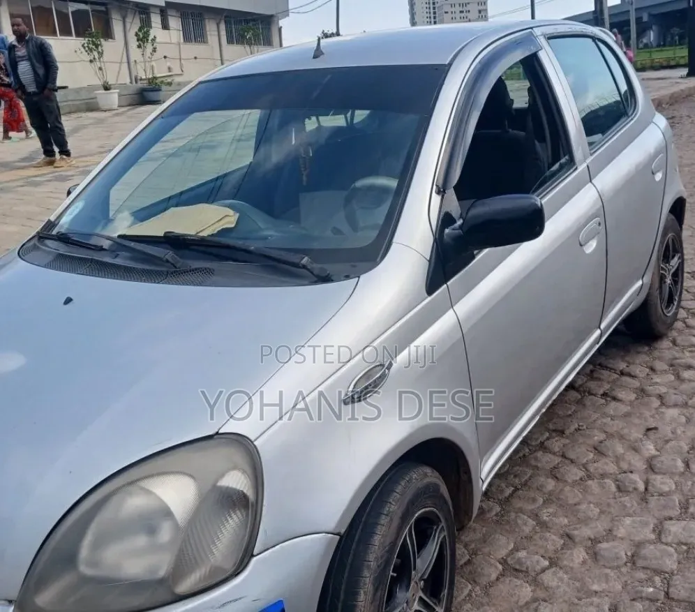 Toyota Vitz 2001